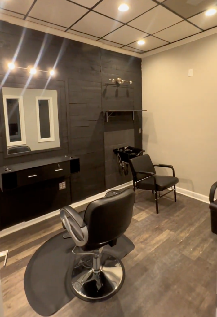 Downsizing salon owners can get better business freedom, profit retention, and work-life balance with a salon transformation to a salon suite. Quality Stylz Salon Suites in Odenton is the best salon suite provider in the Baltimore area, Pikesville, Lansdowne, and Odenton. Hair salon suites near me, salon suites for rent. 